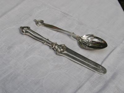 Serving knife and spoon